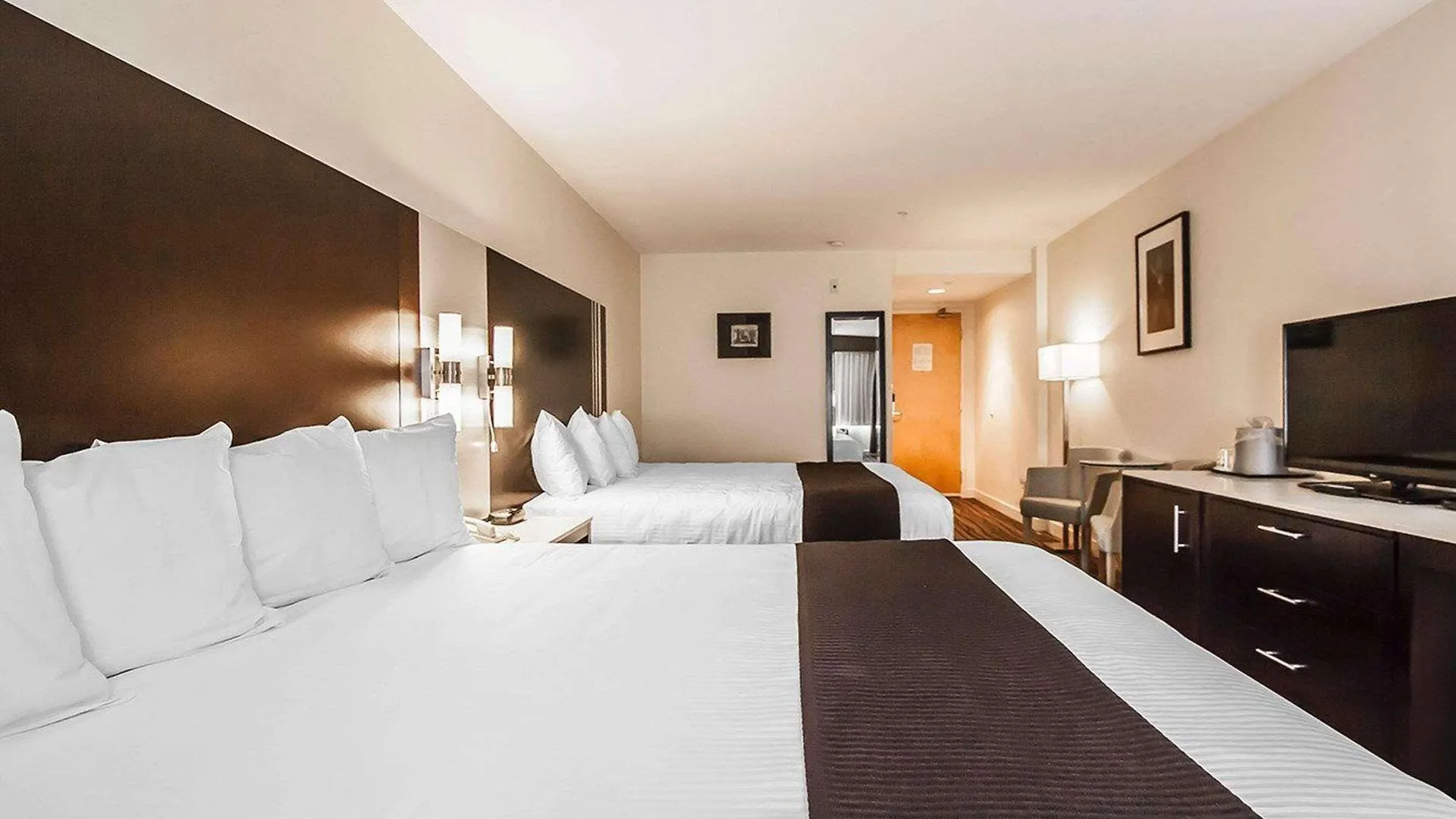 Quality Hotel Airport South Ричмонд
