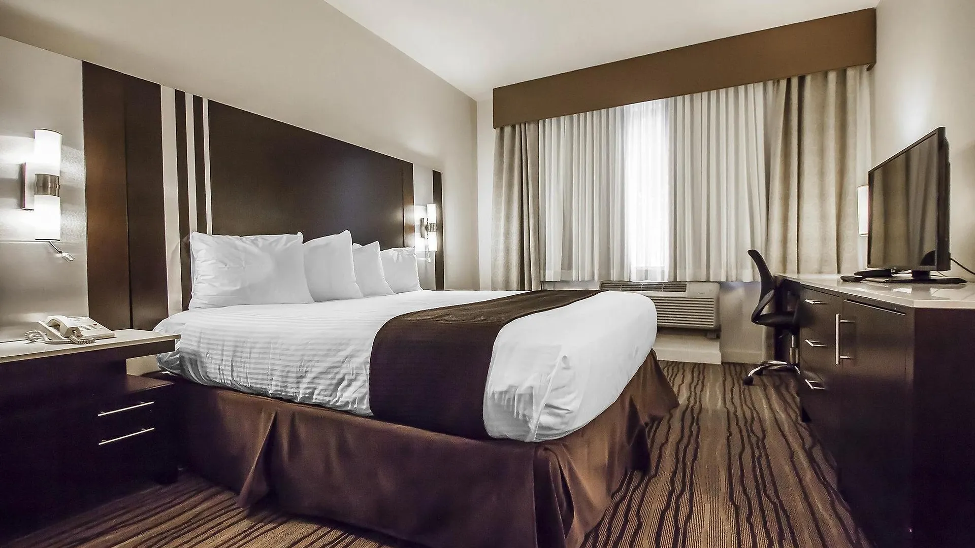 Quality Hotel Airport South Ричмонд