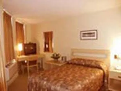 Quality Hotel Airport South Ричмонд